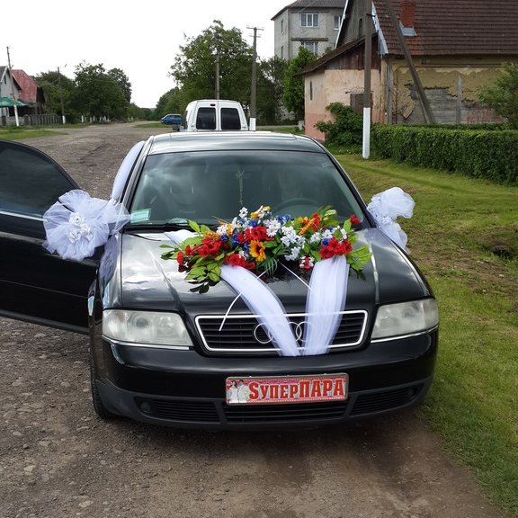 Прокат автомобіля для Вашого весілля