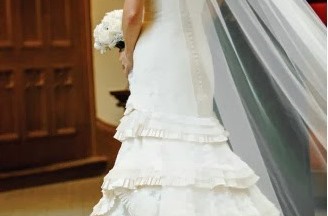 Весільна сукня з "ярусами"