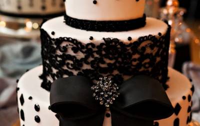 Чорно-білий весільний торт