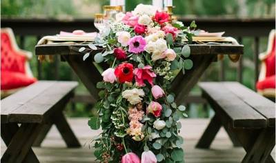 Оформлення весільного столу живими квітами
