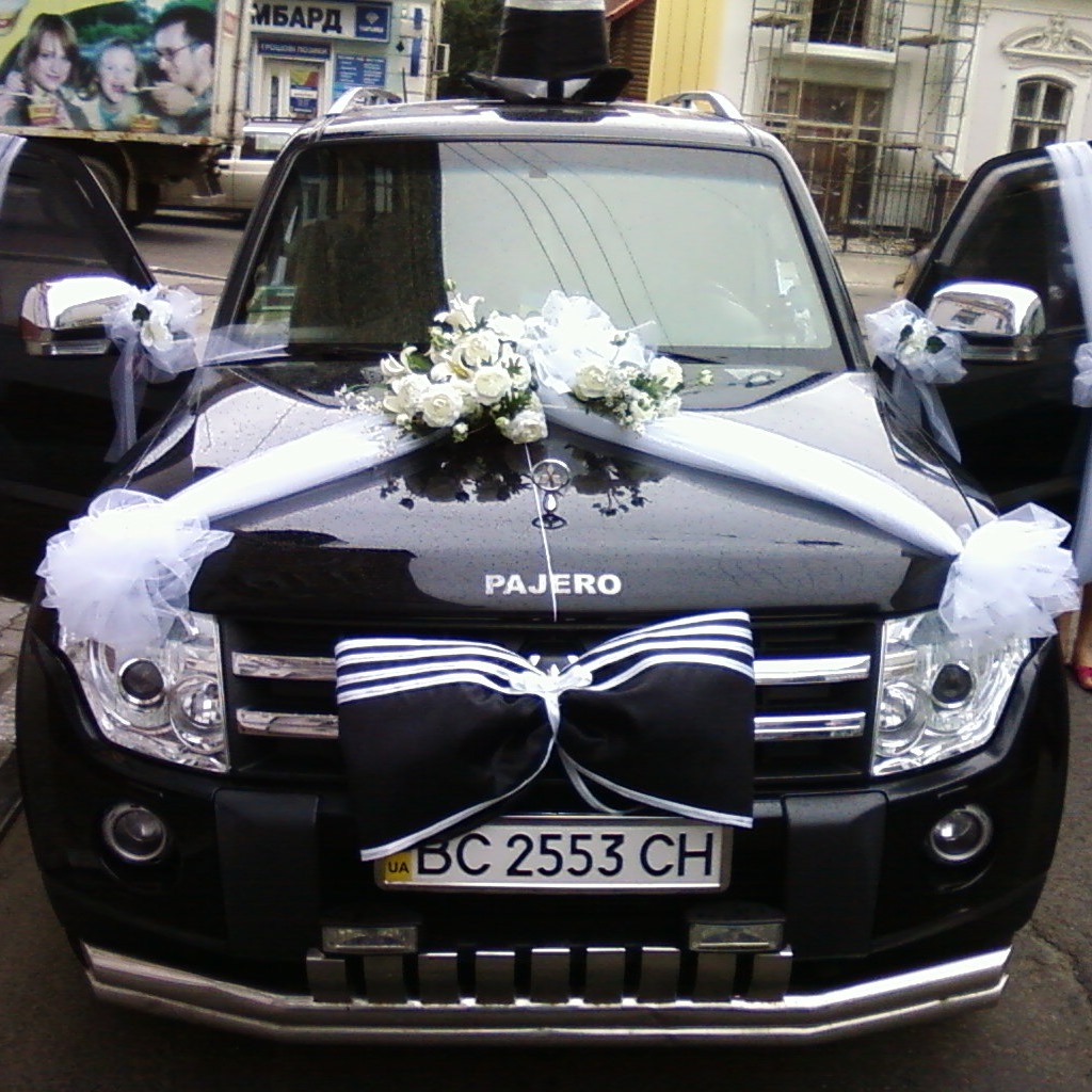 Весільні кортежі з автомобілів Pajero Wagon